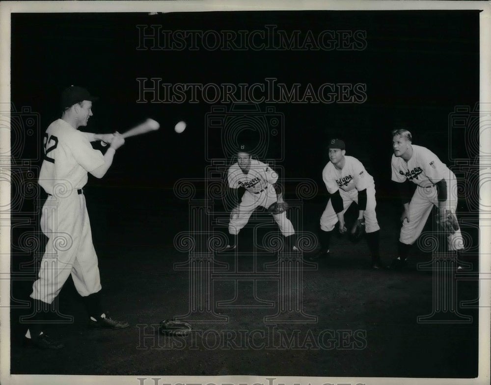 1943 Press Photo Dodgers Baseball game Ray Hayworth Dee C. Moore LEst Weber - Historic Images