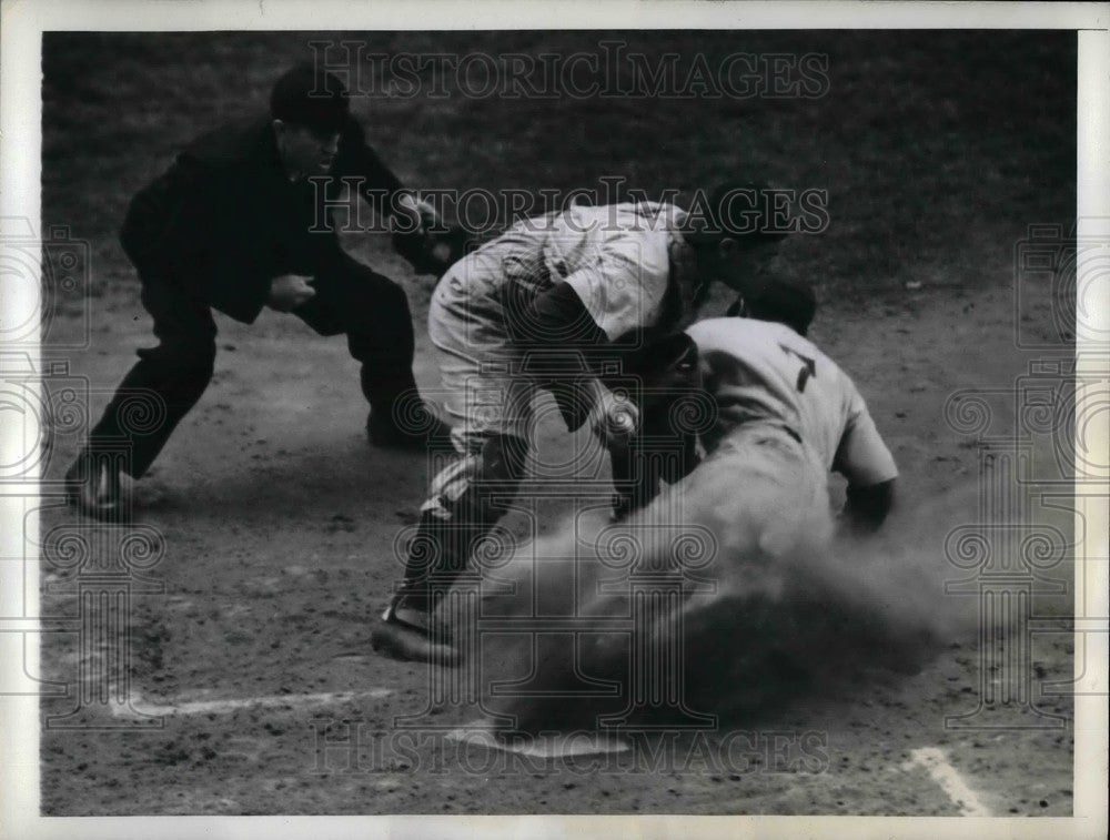 Press Photo Baseball players trying to score point during game-Historic Images