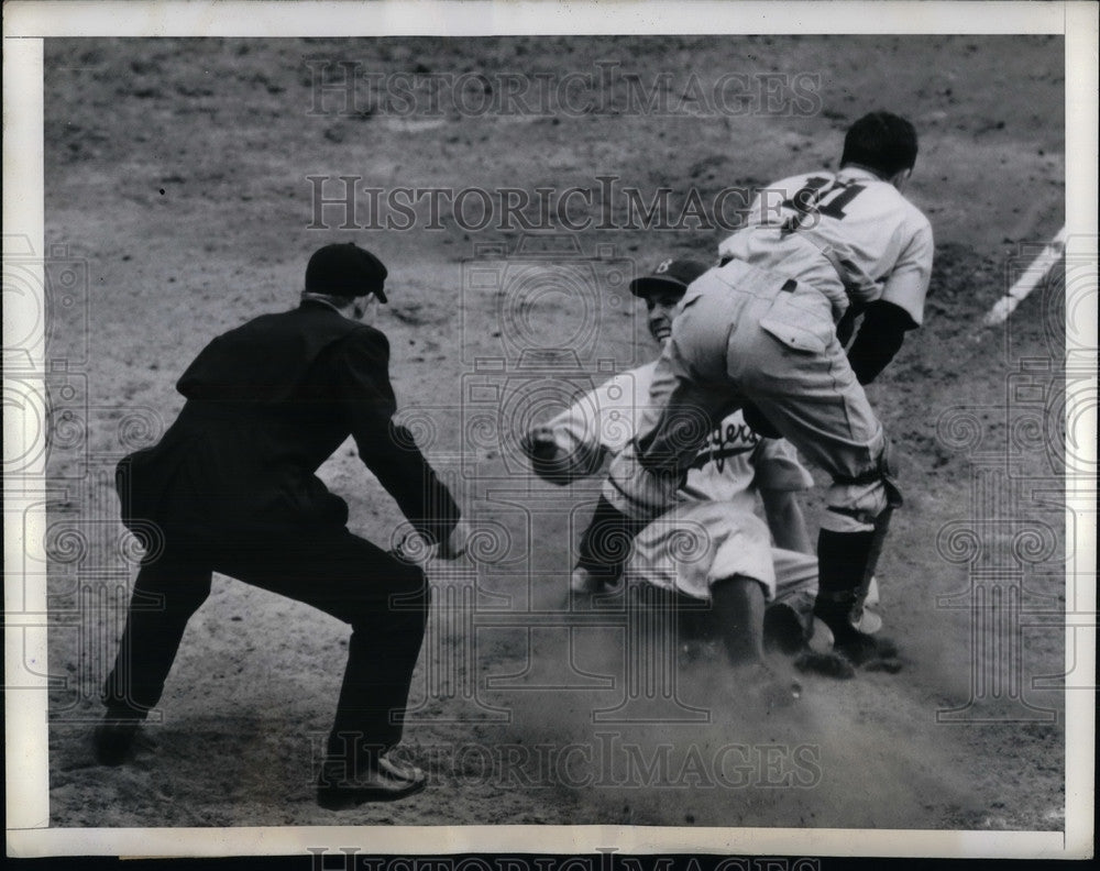 1942 Pete Riser (Brooklyn Dodgers) Clyde Kluttz (Boston Braves) - Historic Images