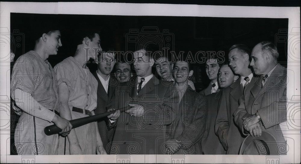 1947 Press Photo Ted Wagber Oayk Zaremba Brooklyn Dodgers - nea01773 - Historic Images