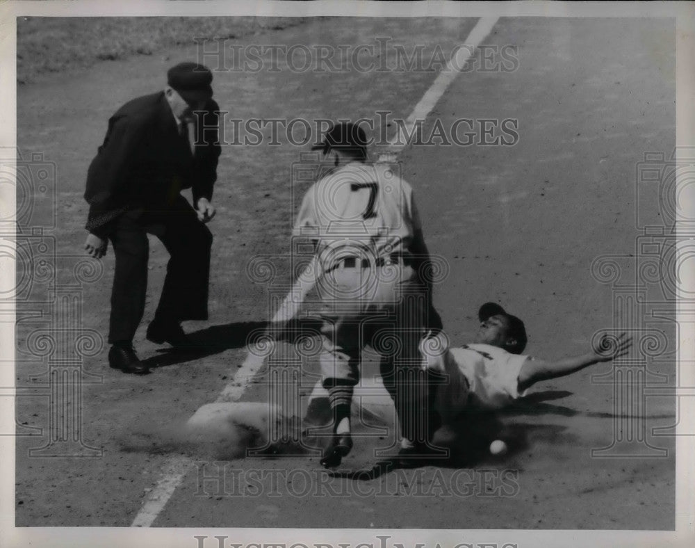 1952 Press Photo Indians&#39; 2nd baseman Bobby Avila, Tigers&#39; 3rd baseman George-Historic Images