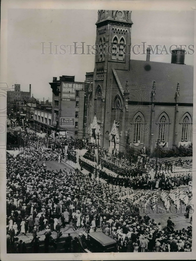 1935 Press Photo View Of Crowd At St John&#39;s Cathedral In Cleveland, OH - Historic Images