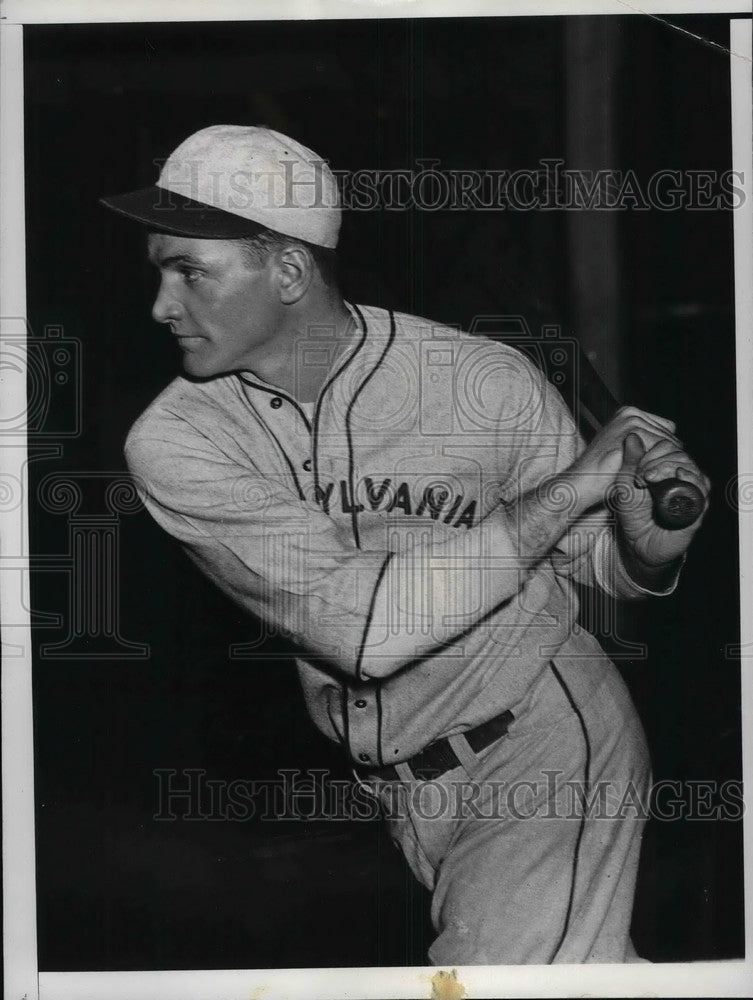 1935 Wm. Shanahan, outfielder during batting practice - Historic Images