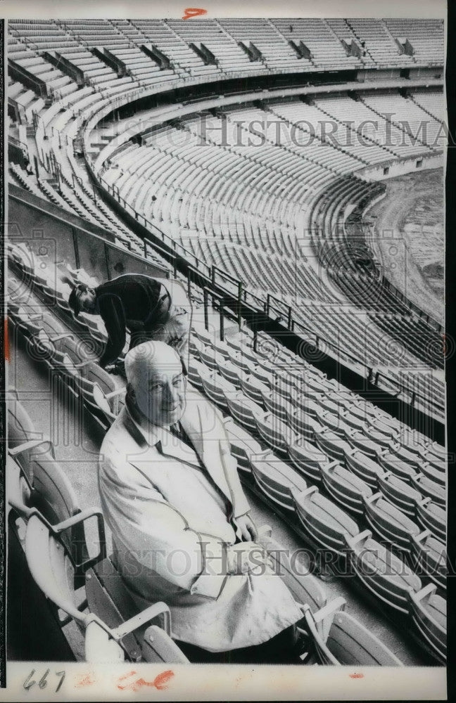 1965 Press Photo National League President Warren Giles Tries Out New Seat - Historic Images