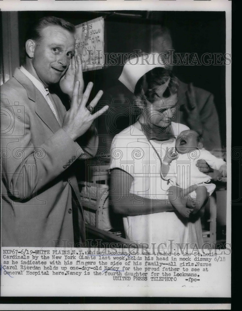 1956 Press Photo Whitey Lockman of St. Louis, Daughter Nancy, Carol Riordan - Historic Images
