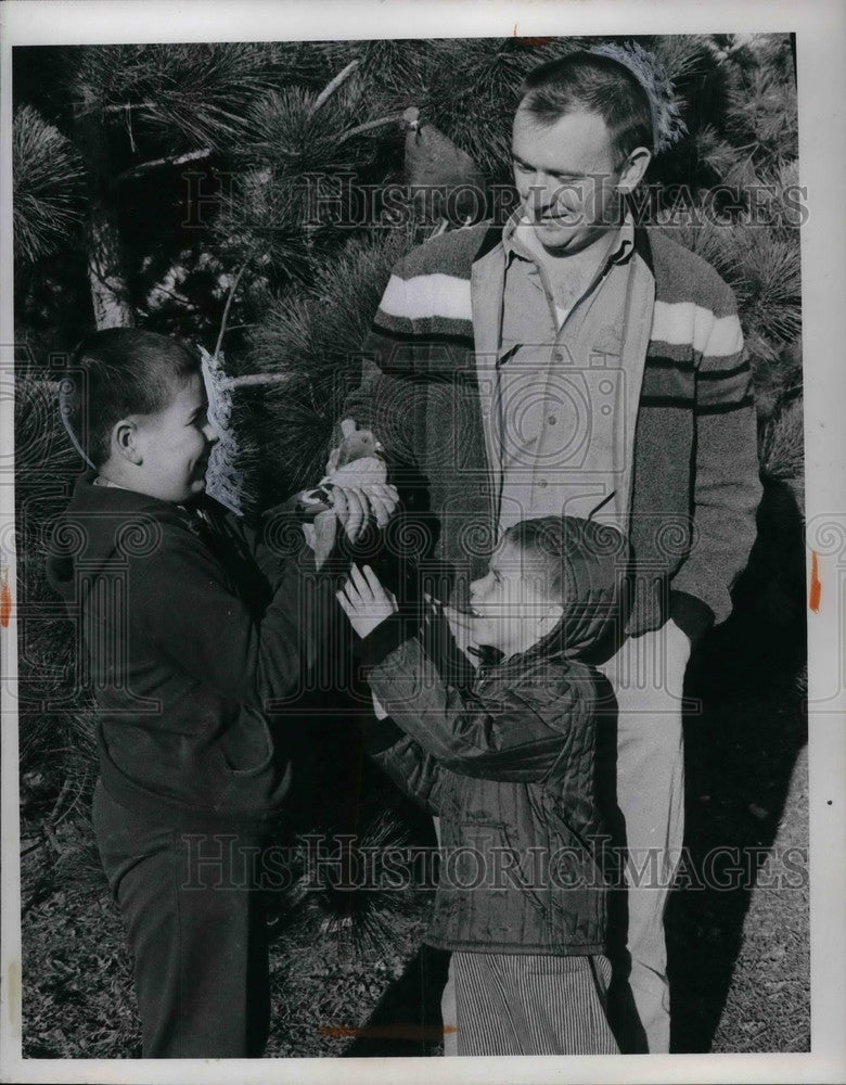 1966 Press Photo David and Raymond Weigand, David McKelvey, Kirtland Naturalist - Historic Images