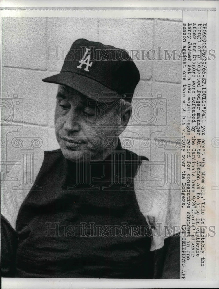 1966 Press Photo Dodger Manager Walter Alston Sits In Clubhouse After Loss - Historic Images