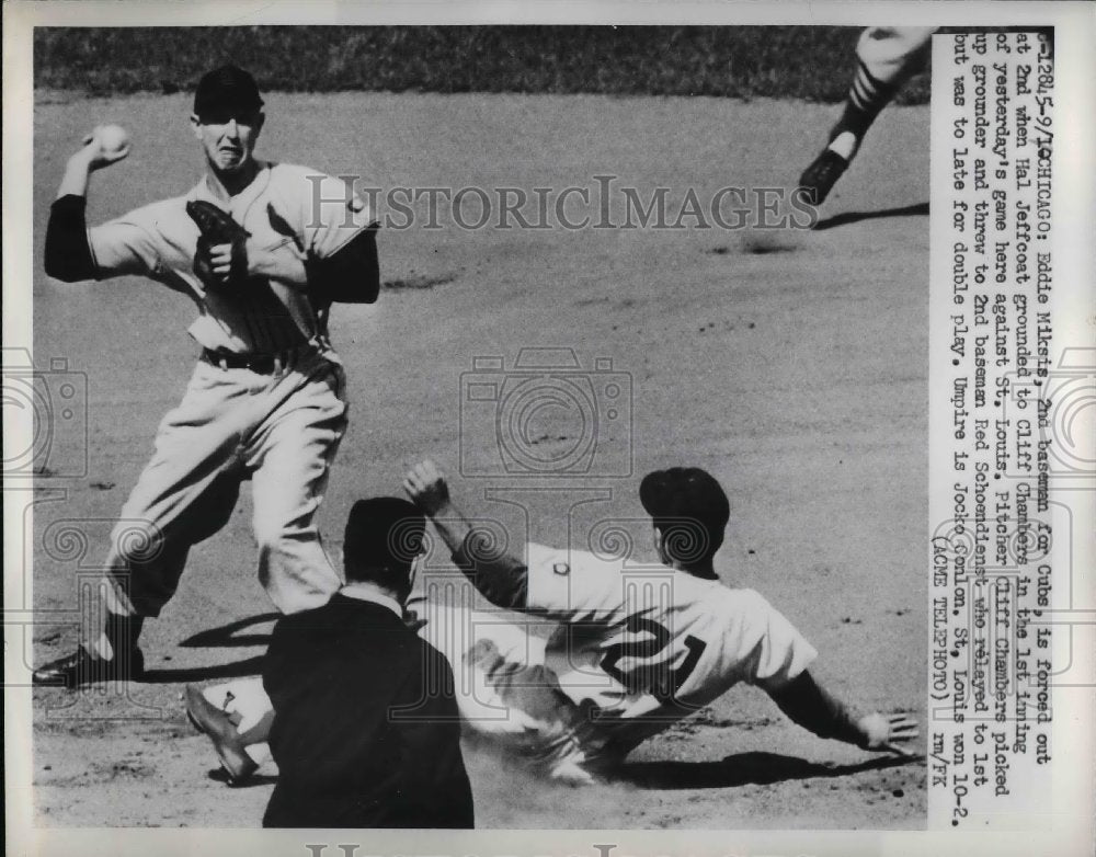 1951 Press Photo Eddie Miksis 2nd Baseman Cubs Forced Out By Cliff Chambers-Historic Images