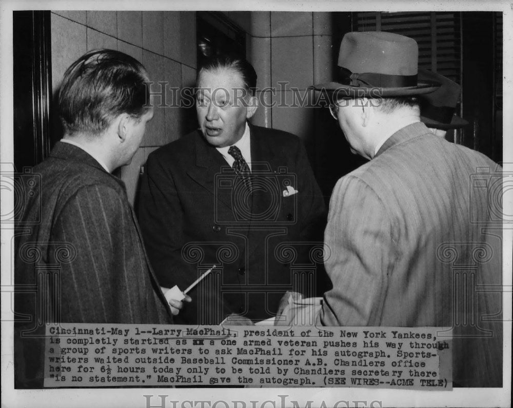 1947 Press Photo Larry MacPhail pres. NY Yankees Com. A.B. Chandlers - Historic Images