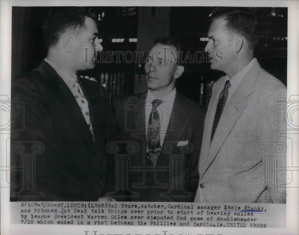 1954 Cardinals Catcher Sal Yvars, Manager Eddie Stanky, &amp; Cot Deal - Historic Images