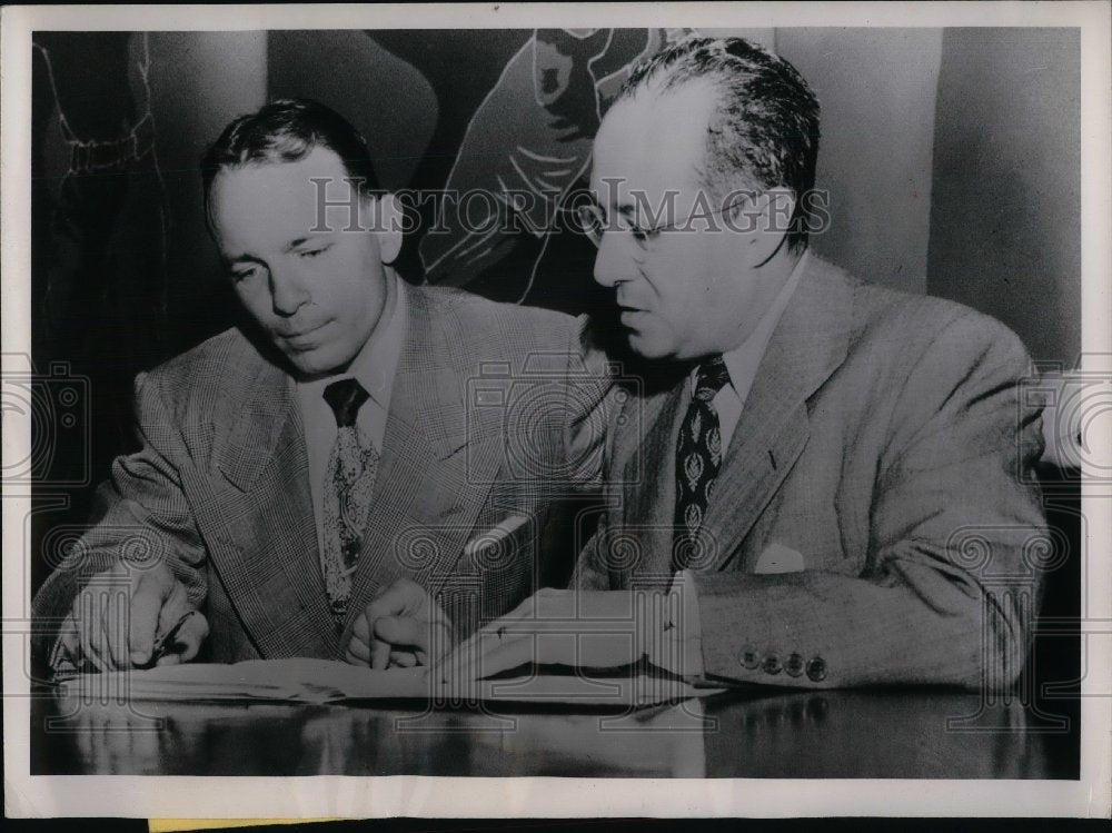 1951 NY Giants&#39; Ed Stanky Speaks with Cardinal Owner Fred Saigh - Historic Images