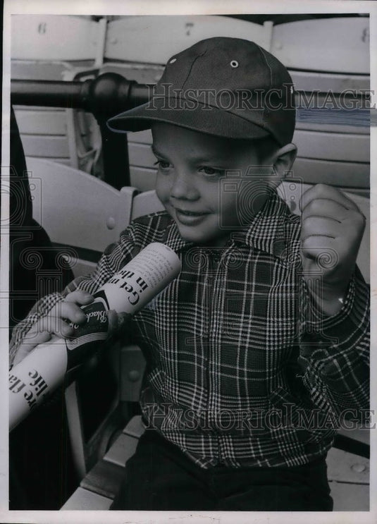 1965 Press Photo Gary Isbell at Baseball Opener - Historic Images