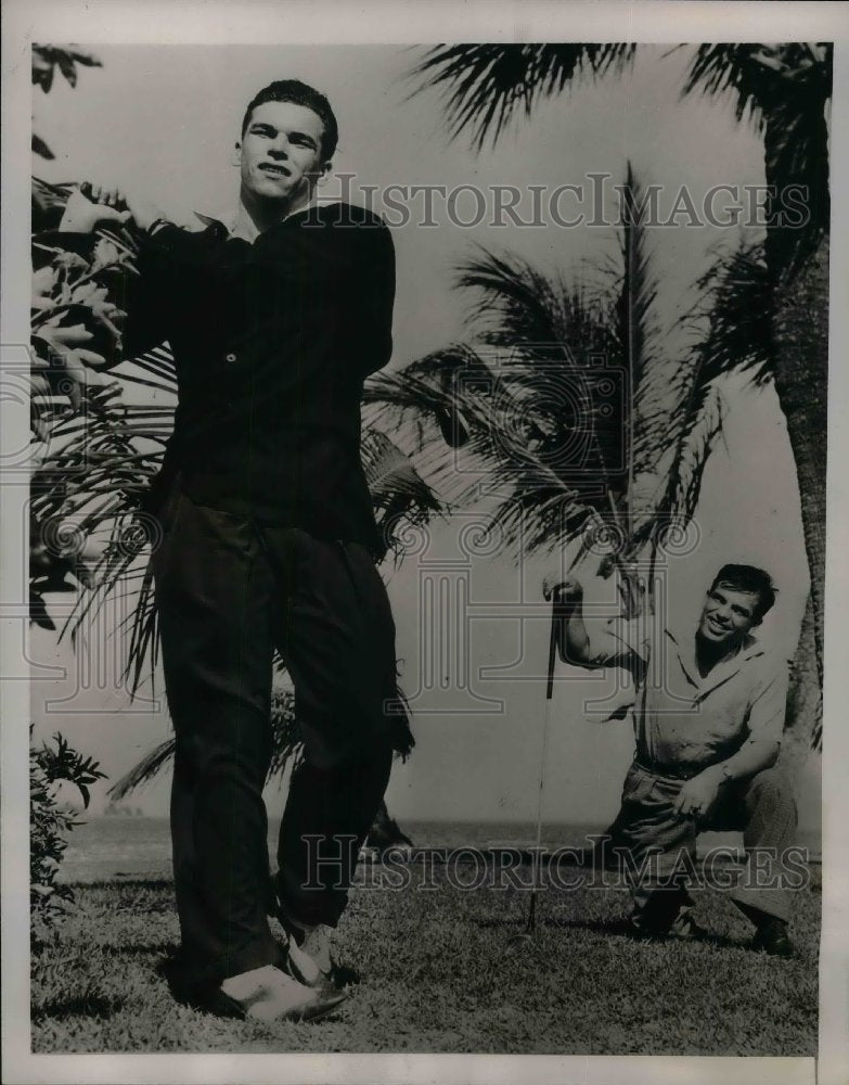 1939 St Louis Browns George Sisler And Son Dick Sisler Playing Golf - Historic Images