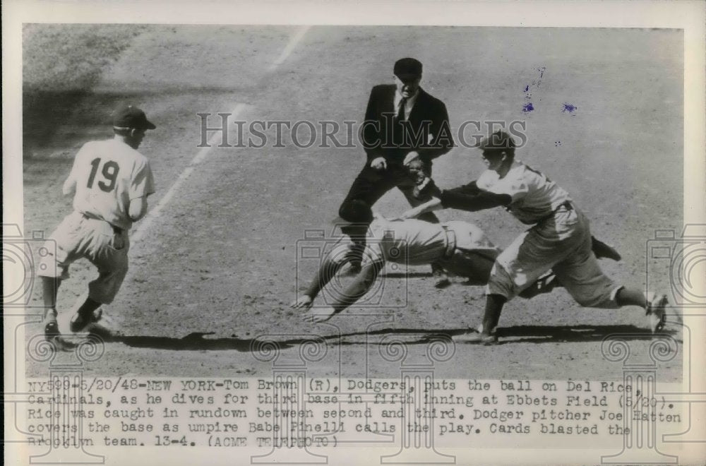 1948 Dodgers Tom Brown Puts Ball On Cardinals Del Rice - Historic Images