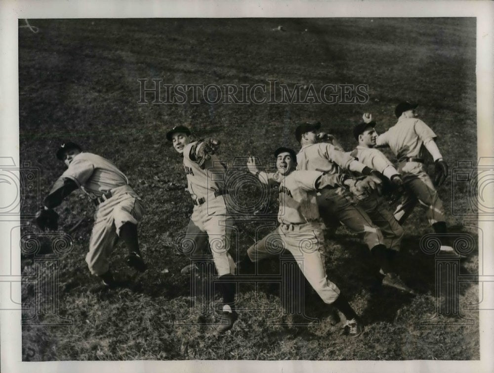 1940 Press Photo The pitchers of the Villanova College Baseball Squad swing. - Historic Images