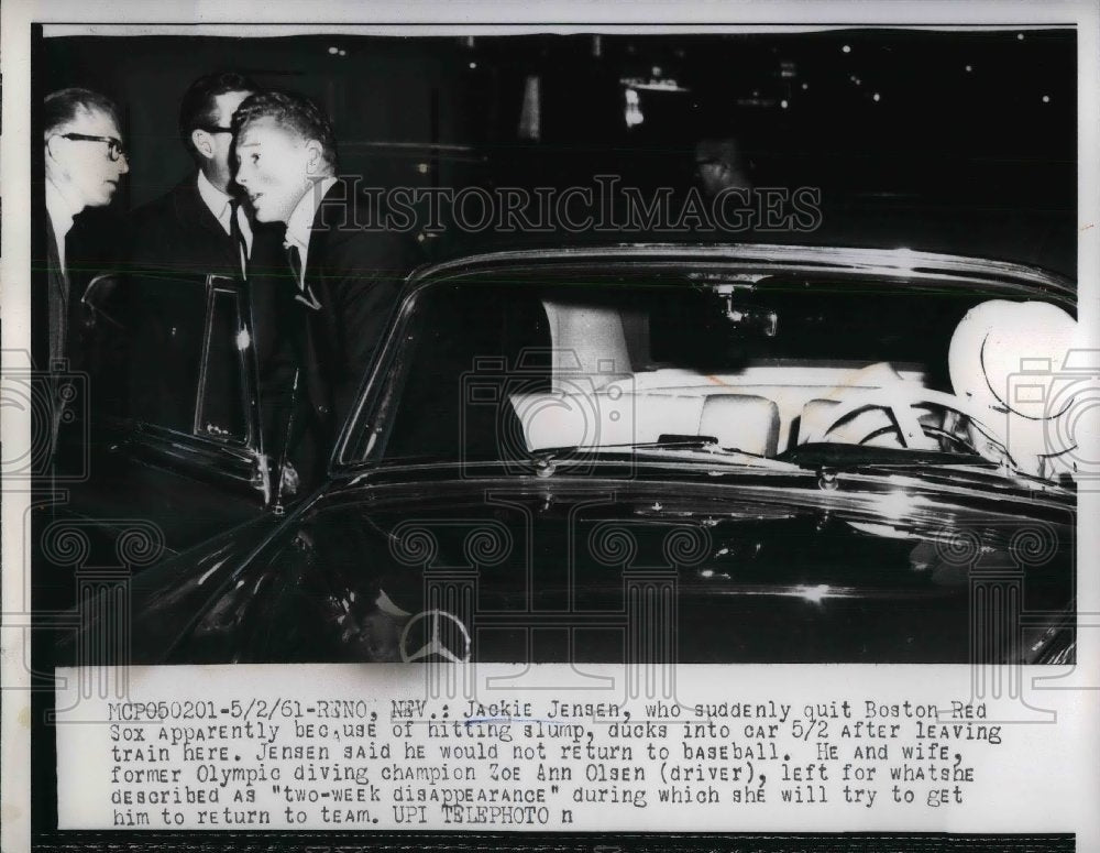 1961 Press Photo Jackie Jensen quit Boston Red Sox w/ wife Zoe Ann Olsen-Historic Images