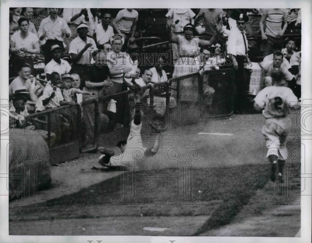 1952 Dodgers Outfielder Andy Pafko Falls Catching Fly Ball - Historic Images