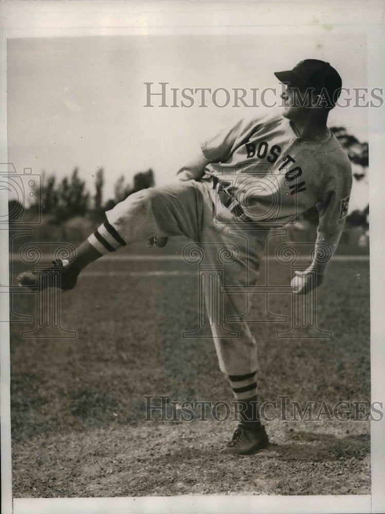 1939 Press Photo Fred Ostermueller, Boston Red Sox Pitcher during workout.-Historic Images