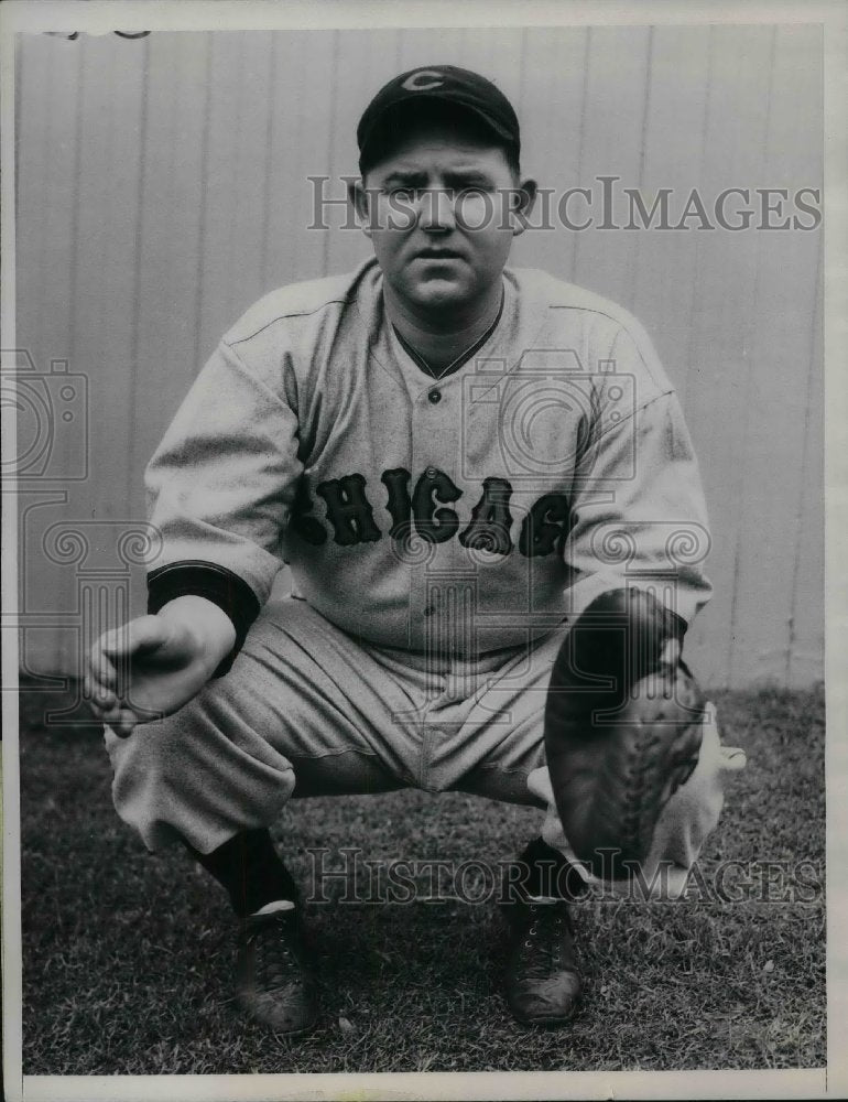 1934 Press Photo Chicago Cubs Catcher Ernest Gordon Phelps At Training Camp - Historic Images