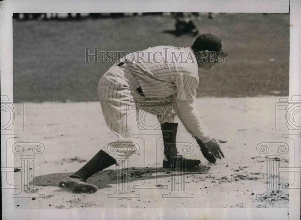 1937 Press Photo Alvin Jacob Powell Outfielder Training With New York Yankees-Historic Images