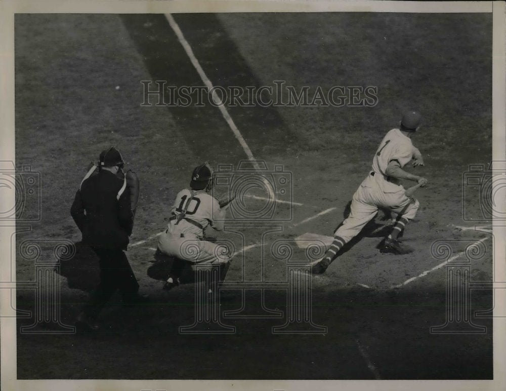 1936 Press Photo Moore Giants Left Fielder New York - Historic Images