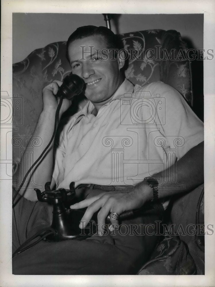 1943 Press Photo Joe Ducky Medwich Dodgers Outfielder - nea06549 - Historic Images