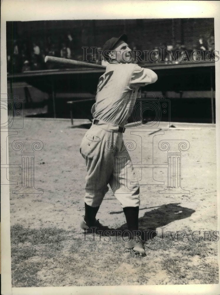 1934 Press Photo Outfielder Gerald Walker Trains At Detroit Tigers Camp - Historic Images