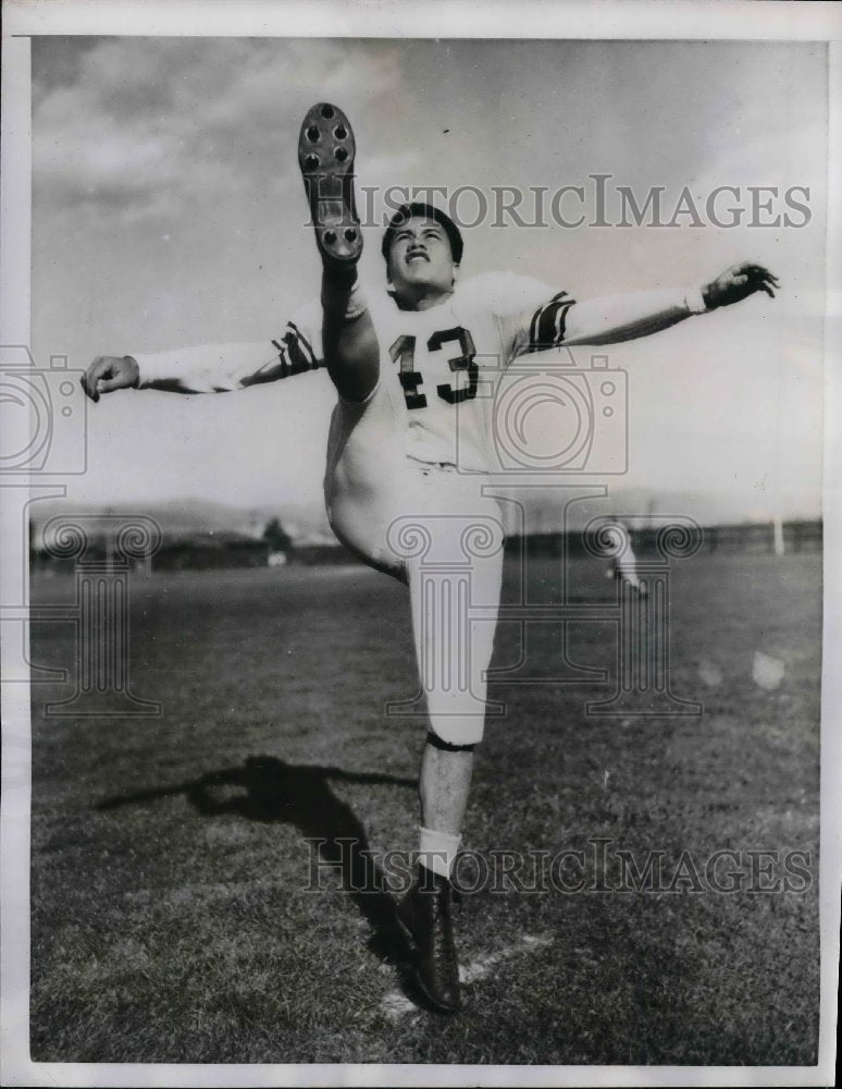 1951 Press Photo Abe Dung, Santa Clara Senior Football Player. - Historic Images