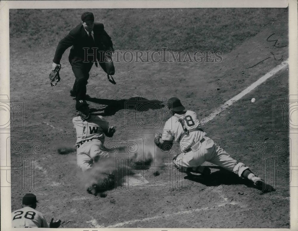 1948 Press Photo Chicago Cubs Vernon VS. Washington Senators Robinson-Historic Images
