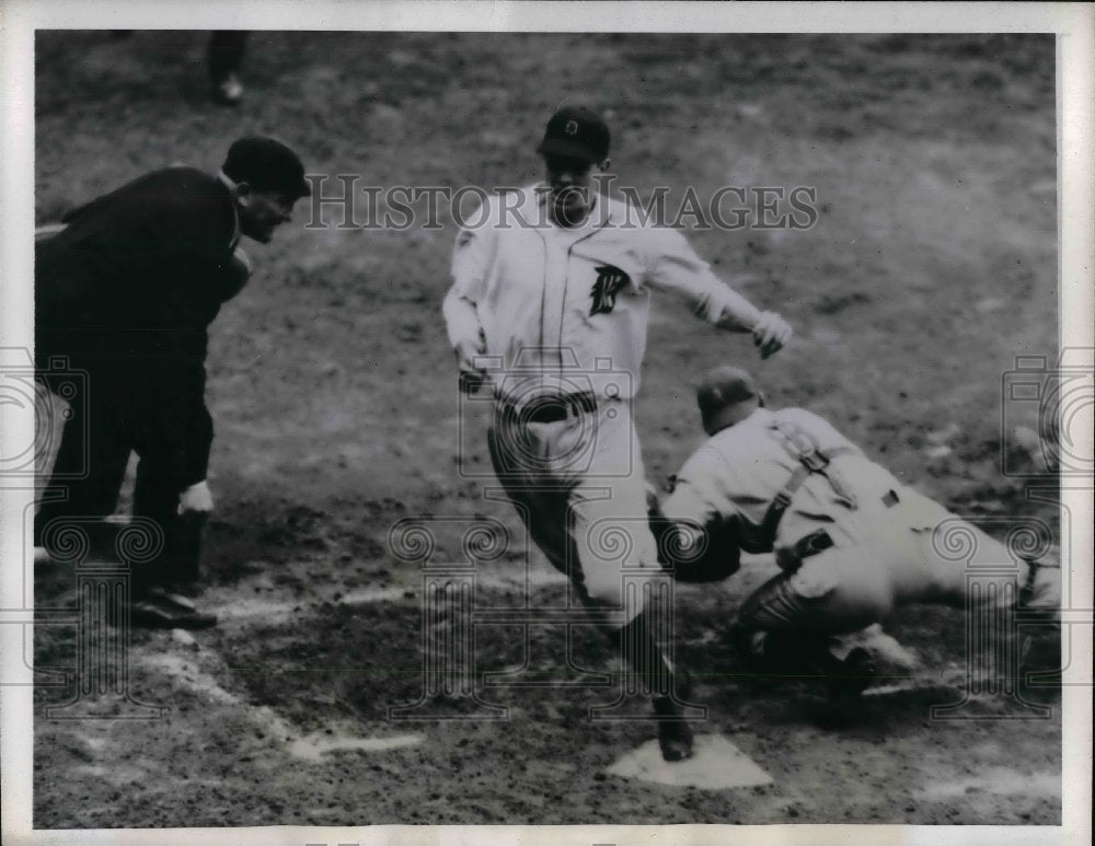1944 Detroit Tigers Dick Wakefield  - Historic Images