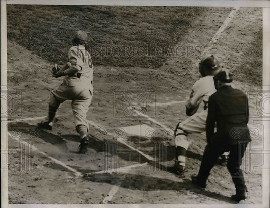 1938 Press Photo Boston Bees Warstler Singles To Right Field In 1st Hit Of Game - Historic Images