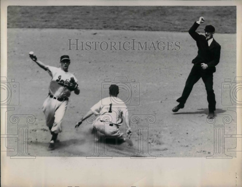 1949 Press Photo Yankees 2nd Baseman Stuffy Stirnweiss - nea09251 - Historic Images