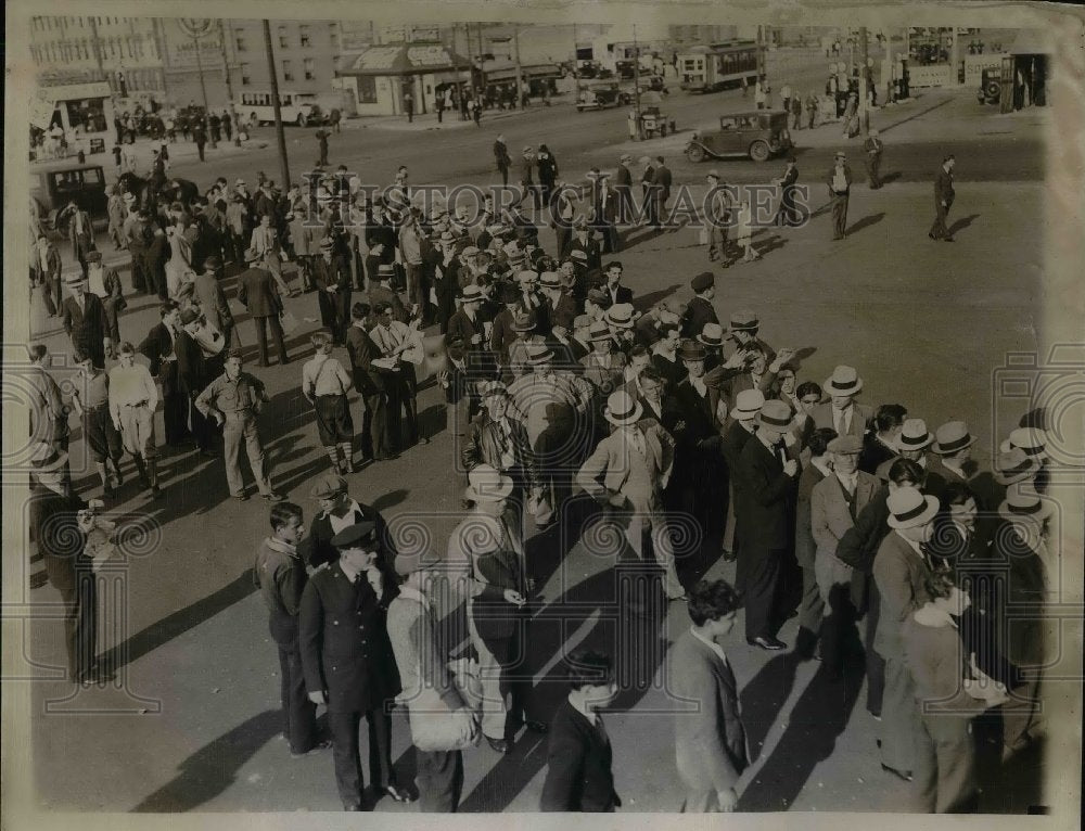 1934 Lines to purchase tickets for a boxing match at the new Madison - Historic Images