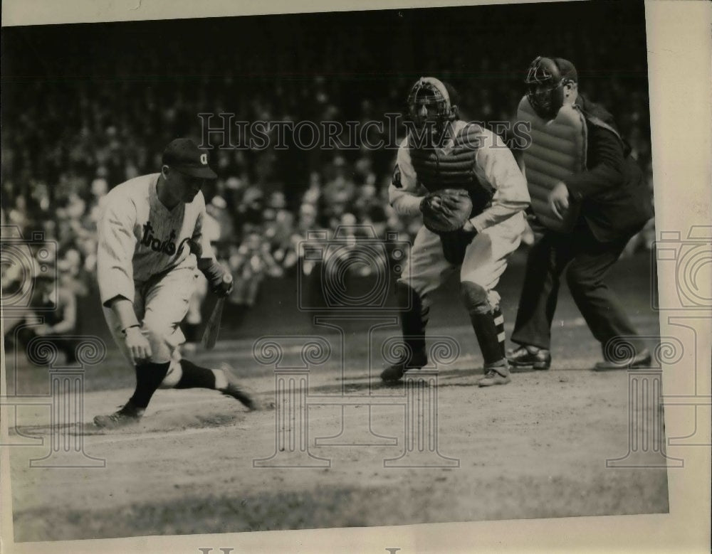 1932 Catcher Glenn Wyatt &amp; batter Roy Johnson  - Historic Images