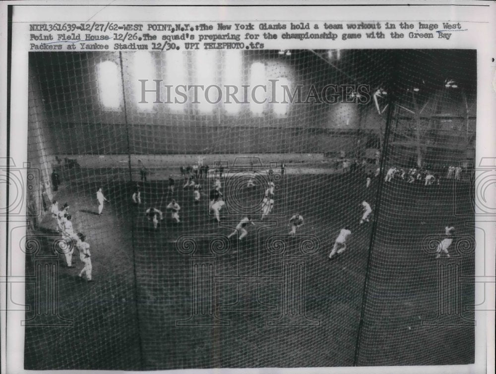 1962 NY Giants workout at West Point Field house - Historic Images