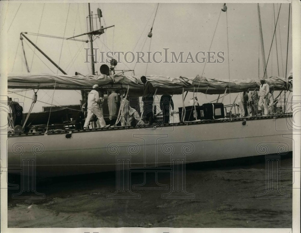 1930 Chandler Hovay, sponsors for the boat  - Historic Images