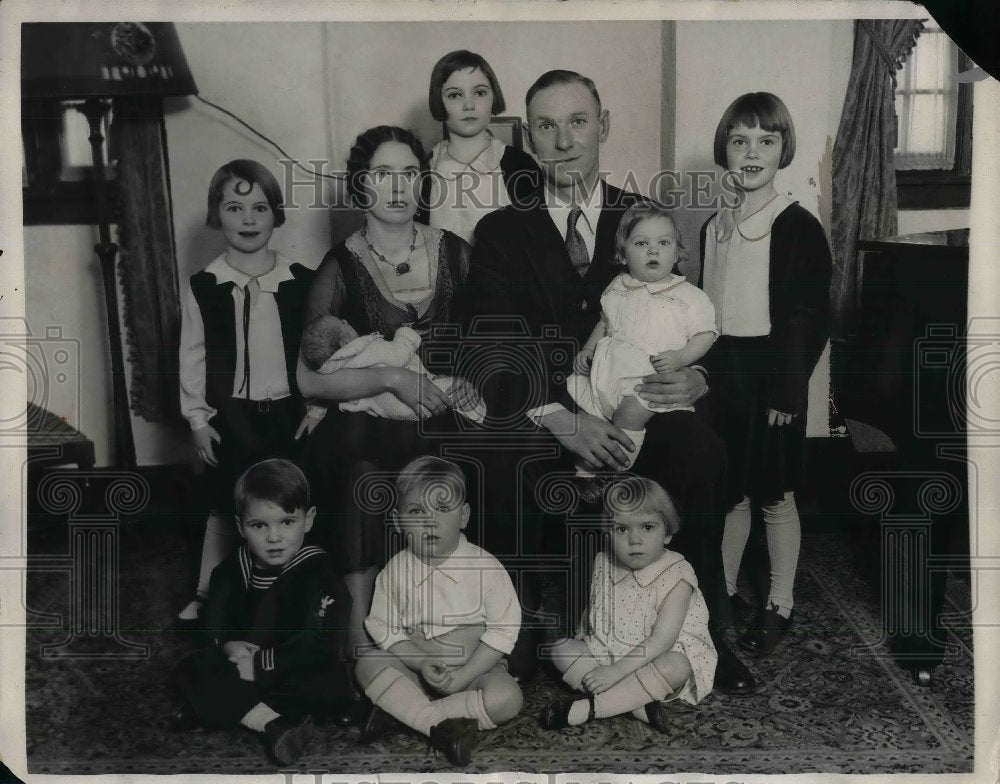 1931 Press Photo Umpire Emmett (Red) Crosby and his family - nea10171 - Historic Images