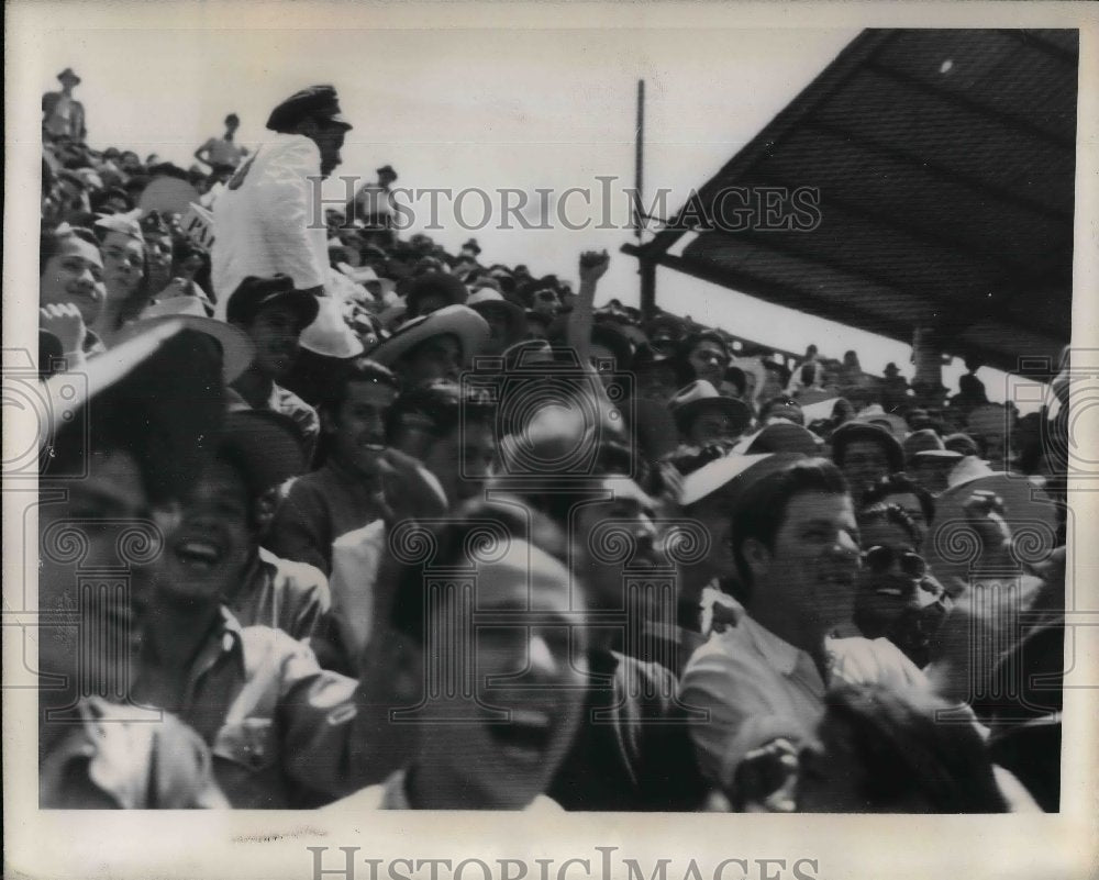 1946 Press Photo Crowds at Mexico City baseball game - Historic Images