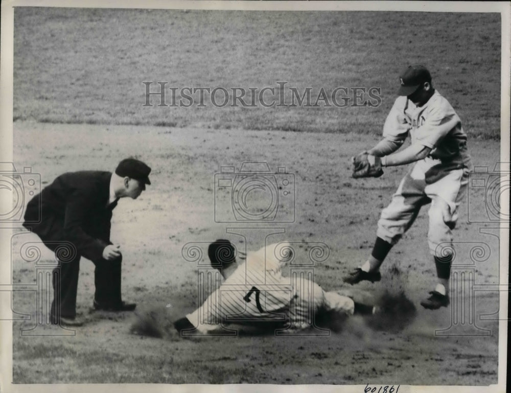1941 Yankees Tom Henrich vs Philadelphia A&#39;s L Davis  - Historic Images