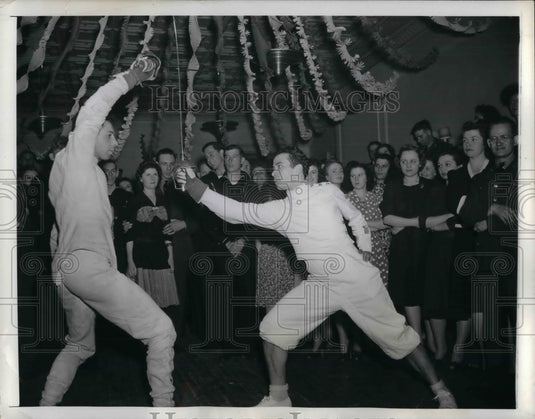 1942 Press Photo Scene from the Novel Entertainer at Service Men's Dance in NY-Historic Images