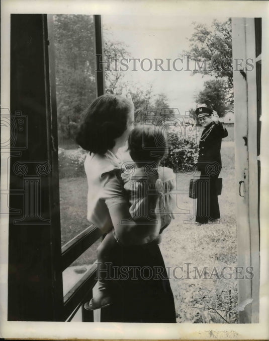 1950 Press Photo U of Michigan bandsman Robert Pfeuffer & family - Historic Images