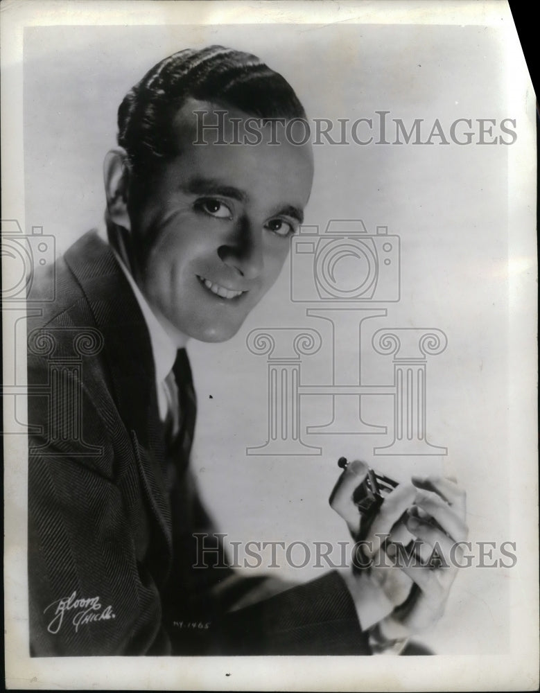 1946 Musician Larry Adler to perform - Historic Images