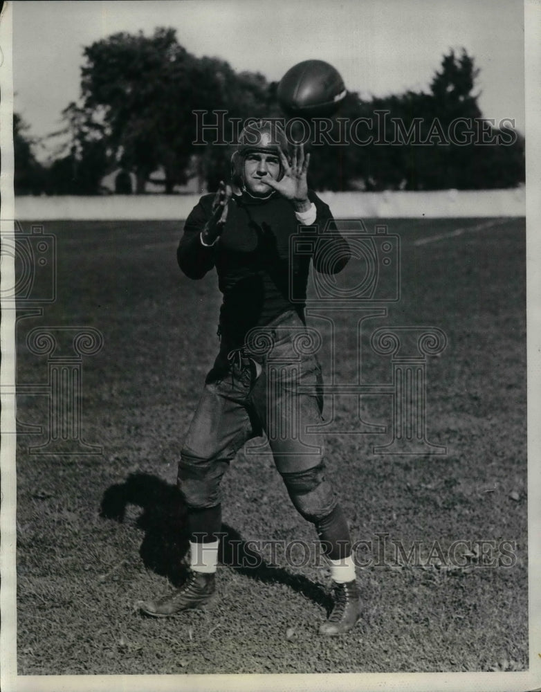 1931 Press Photo Illinois University Halfback Paul H. Carson On Field - Historic Images