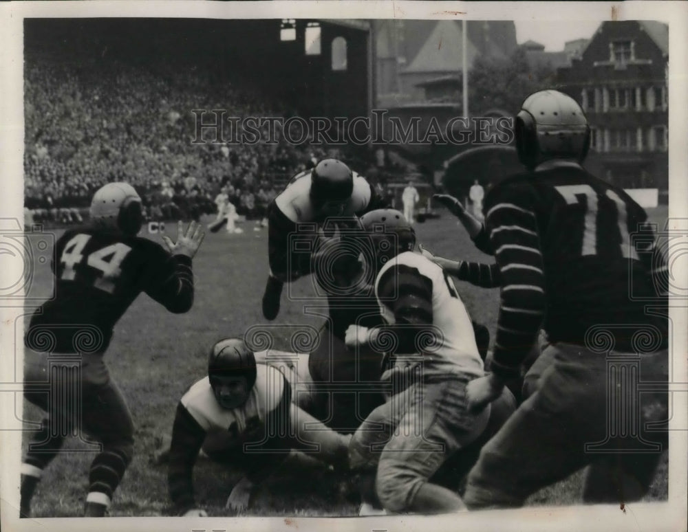 1940 Press Photo Frank Regan (OB, Penn State) dives over the line for a - Historic Images