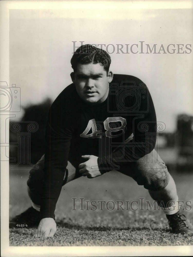 1939 College football tackle, Luther Linden  - Historic Images