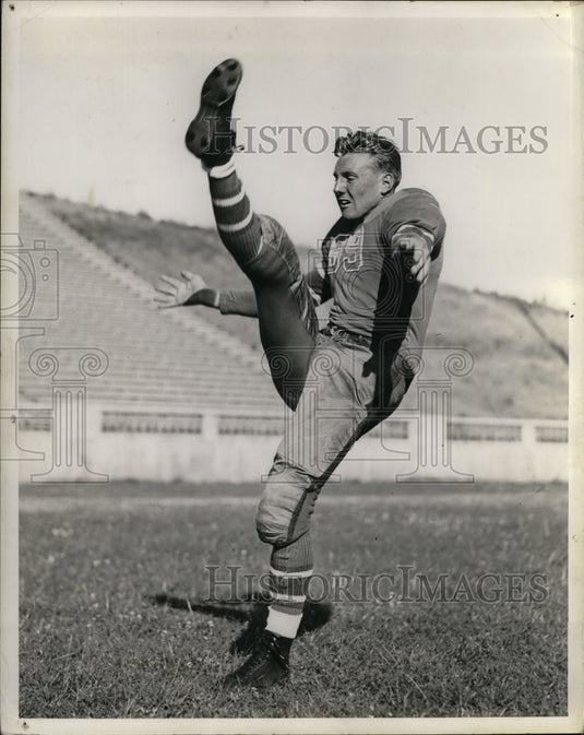 Press Photo San Jose University Halfback Bert Robinson Kicking Ball - nea13682 - Historic Images