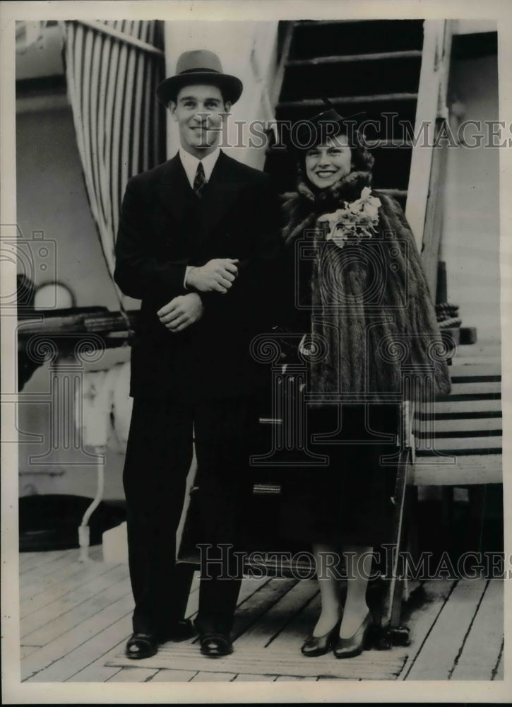 1938 Princeton Quarterback E Kenneth Sandbach And Wife Alice - Historic Images