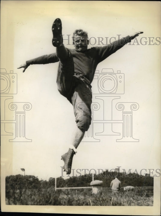 1935 Press Photo Boston University Right Halfback & Co-Captain Warren McNamara - Historic Images