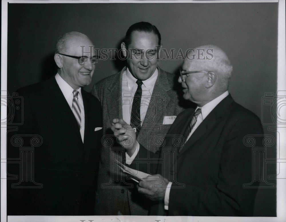 1957 Press Photo George Halas, Bears, Ed Krause, Notre Dame, P. Driscoll, Bears - Historic Images