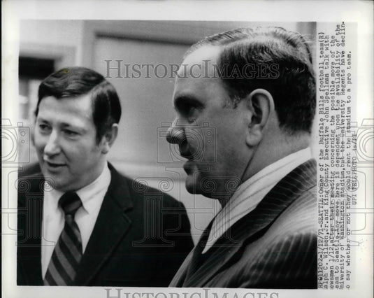 1971 Press Photo Bills owner Ralph Wilson Jr & John Spellman - nea14682-Historic Images